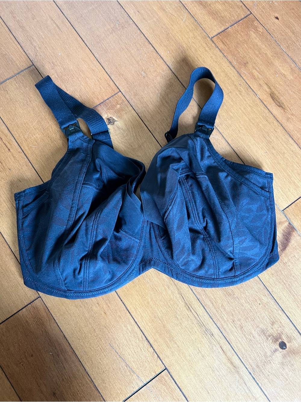 Nursing Full Coverage Bra in Black